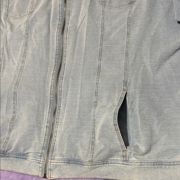 D&co Stylish Light Gray Jean Jacket - Picture 4 of 11